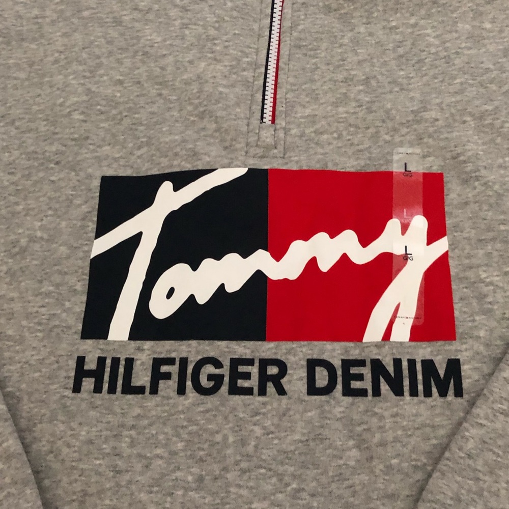 ⭐️Hilfiger men’s 1/4 zipped sweatshirt - Picture 2 of 8
